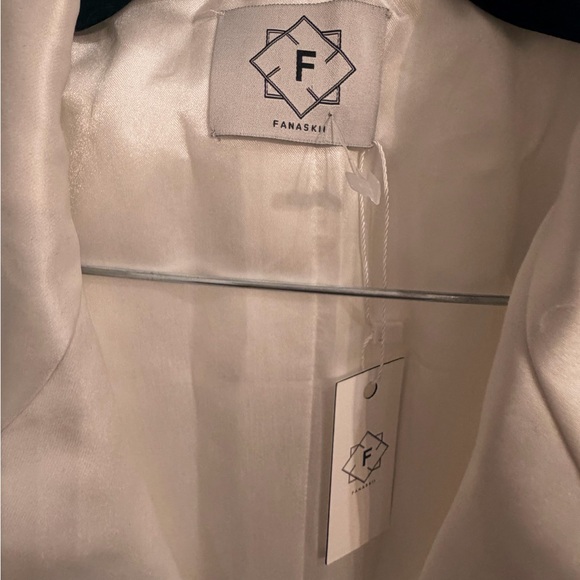 White satin lace blazer stunning - Picture 4 of 5